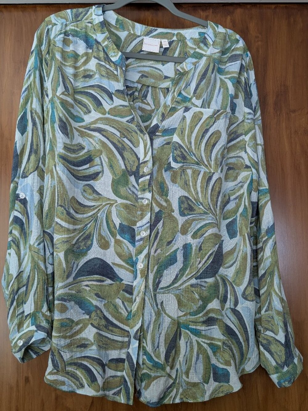 Zac & Rachel 3/4 sleeve buttoned down blouse